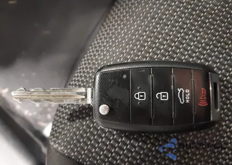 2017 Kia Forte Lx z USA, uszkodzony, nr VIN 3KPFK4A73HE090335